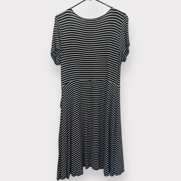 Forever 21 - Striped Wrap Mini Dress - Black/White - Size 1X - Picture 4 of 5